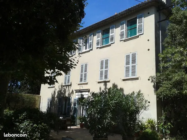 Grand T3 dans propriété boisée