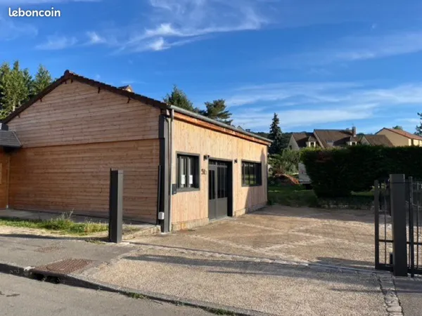 Local professionnel à louer à Chevreuse