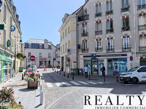 Local commercial 349 m²