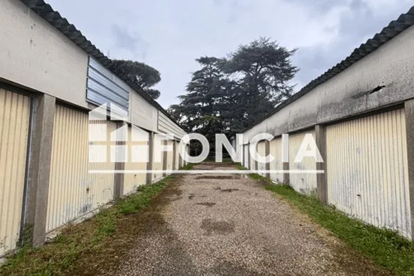 Stationnement Location Villeneuve-sur-Lot  17m² 60€