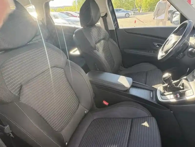 Renault Scenic iv zen energy tce 130 — photo 8
