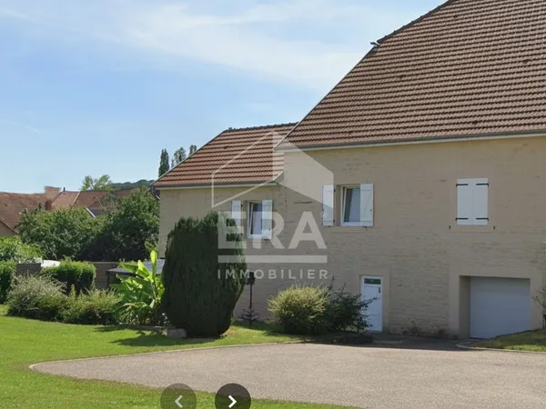 Maison 7 pièces 233 m²