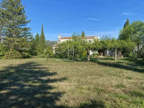 Ensemble immobilier Alpilles Sud avec maisons de plain pied