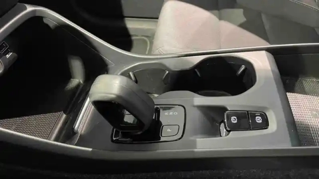Volvo Xc40 t4 recharge 129+82 ch dct7 — photo 45