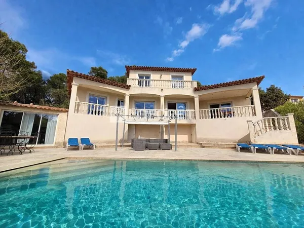 Villa 5 pièces 136 m²