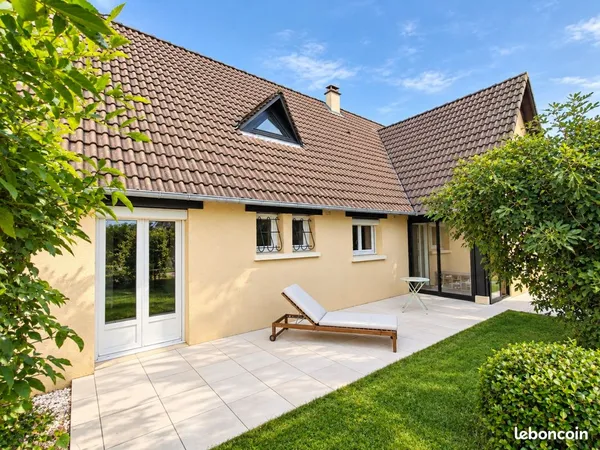 Maison rénovée 147 m² + sous-sol complet, 5 chambres, terrain 1 025 m² vue campagne, Préaux