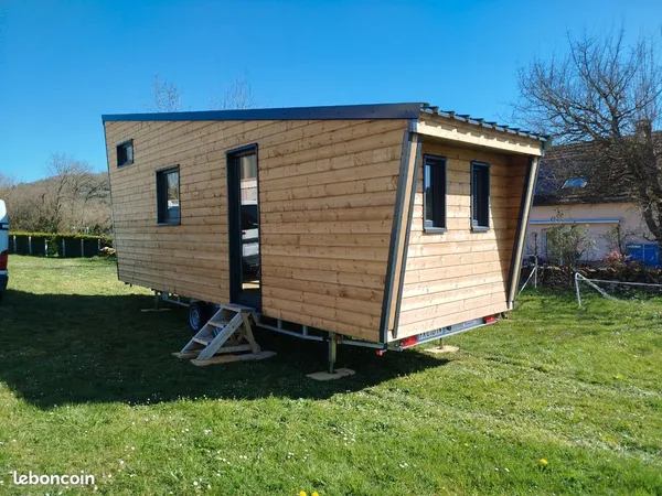Tiny house neuve - intérieur à créer