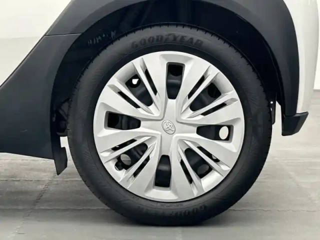 Toyota Aygo 1.0 s-cvt 72 dynamic — photo 9