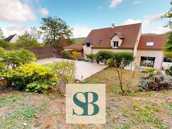 Maison 10 pièces 232 m²