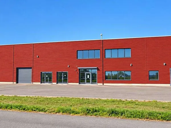 EMPLACEMENT RARE !! LOCAL COMMERCIAL 305 m² - FEUR