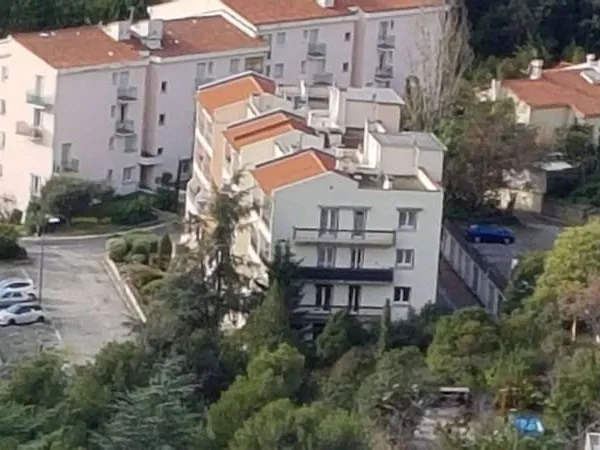 Studio 1 pièce 40 m²