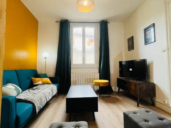 À LOUER — Maison 55 m² entièrement rénovée et moderne avec jardin