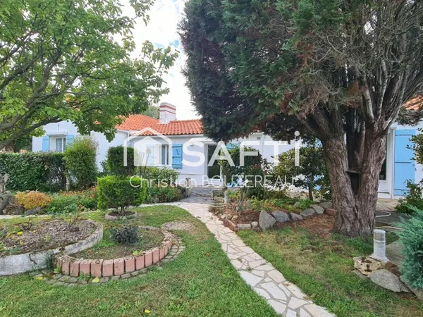 A Saint-Jean-de-Monts, propriété familiale avec studio et dépendances