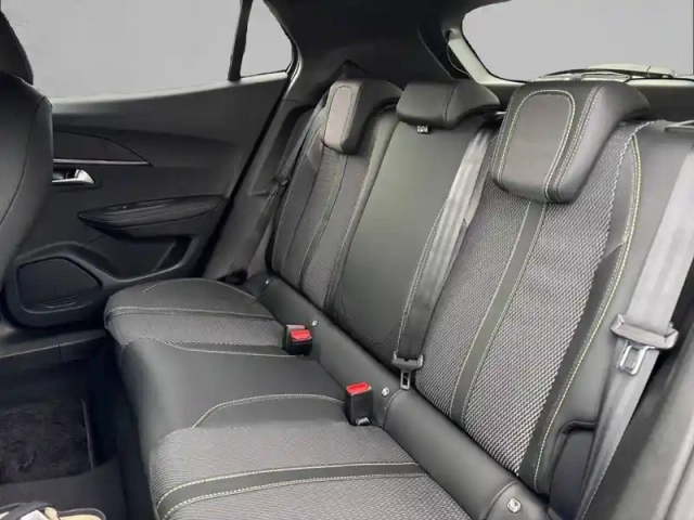 Peugeot 2008 hybrid 145 e-dcs6