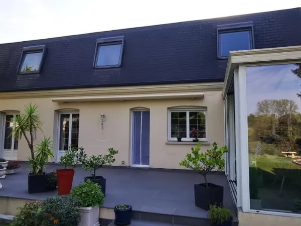 Maison 8 pièces 256 m²