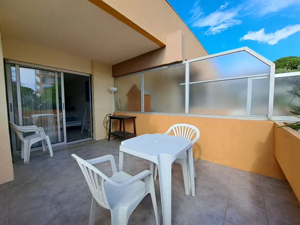 Studio avec cave - piscine - tennis - Pool House