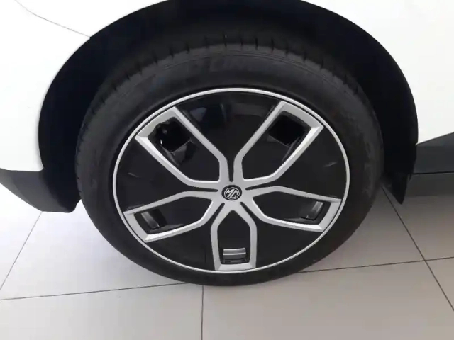 Mg Mg4 ev 204ch - 64kwh luxury my23 — photo 12