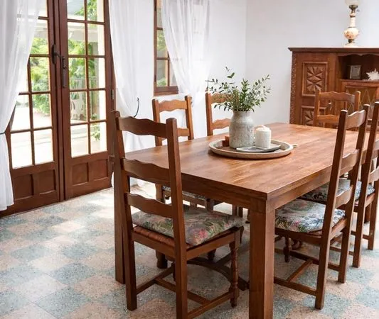 Maison ancienne en brique avec dépendances et terrain de 1000m2