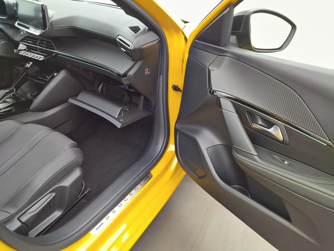 Peugeot 208 puretech 100 s&s eat8 gt — photo 26