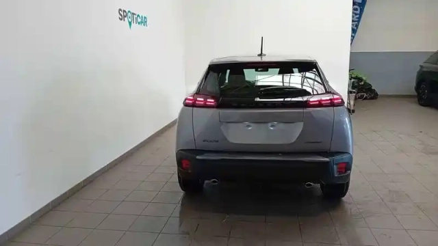 Peugeot 2008 hybrid 110 e-dcs6 — photo 34