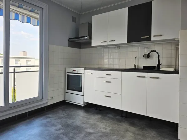 Appartement T5 + Garage + Cave + Parking.