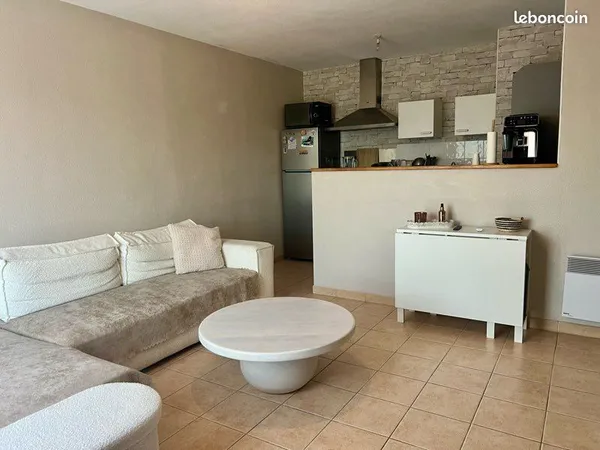 T2 rénové en résidence privée proche centre-ville - L'Isle-sur-la-Sorgue