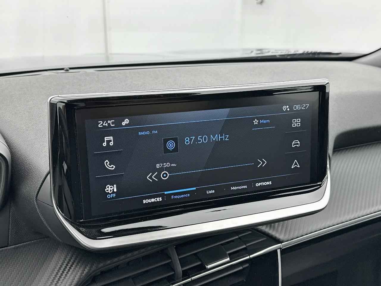 Peugeot 2008 hybrid 145 e-dcs6 style — photo 23