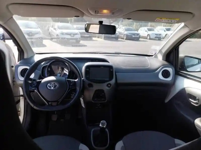 Toyota Aygo 1.0 vvt-i — photo 10