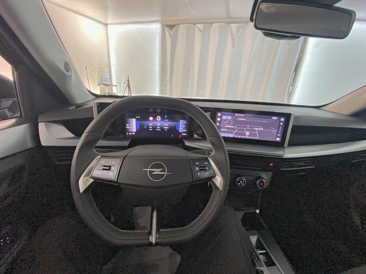 Opel Frontera 1.2 turbo hybrid 145 ch e-dct6 edition — photo 12