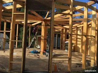 Cabane yourte en bois
