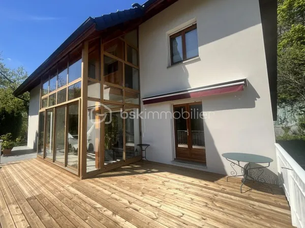 Maison 5 pièces 180 m²