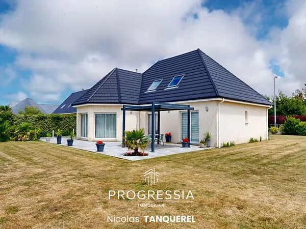 CAUVILLE-SUR-MER - Pavillon familial de 152 m² avec Jardin, terrasse et Garage