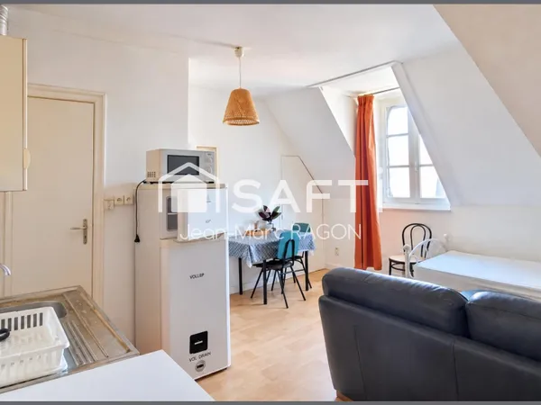 Vitré centre ville - Studio atypique sous combles