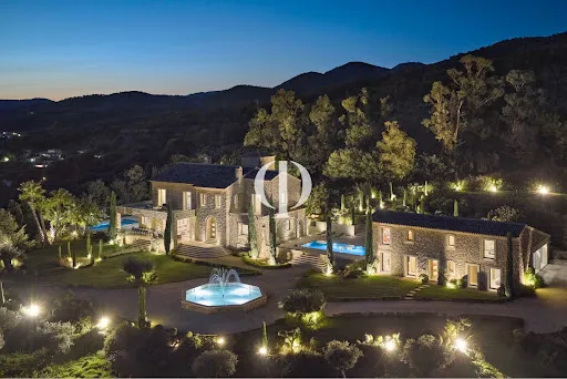 Villa 10 pièces 500 m²
