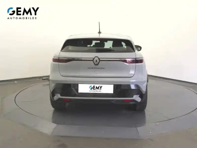 Renault Megane e-tech ev60 220 ch super charge — photo 5