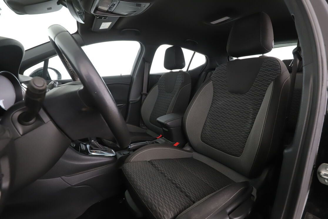 Opel Astra 1.5 Diesel GS Line Auto — photo 9
