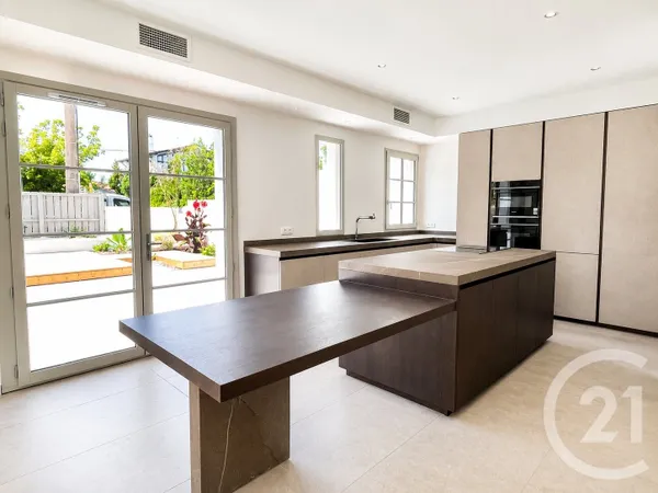 Appartement 5 pièces 162 m²