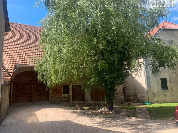 Maison de maître à 3km de la frontière Suisse