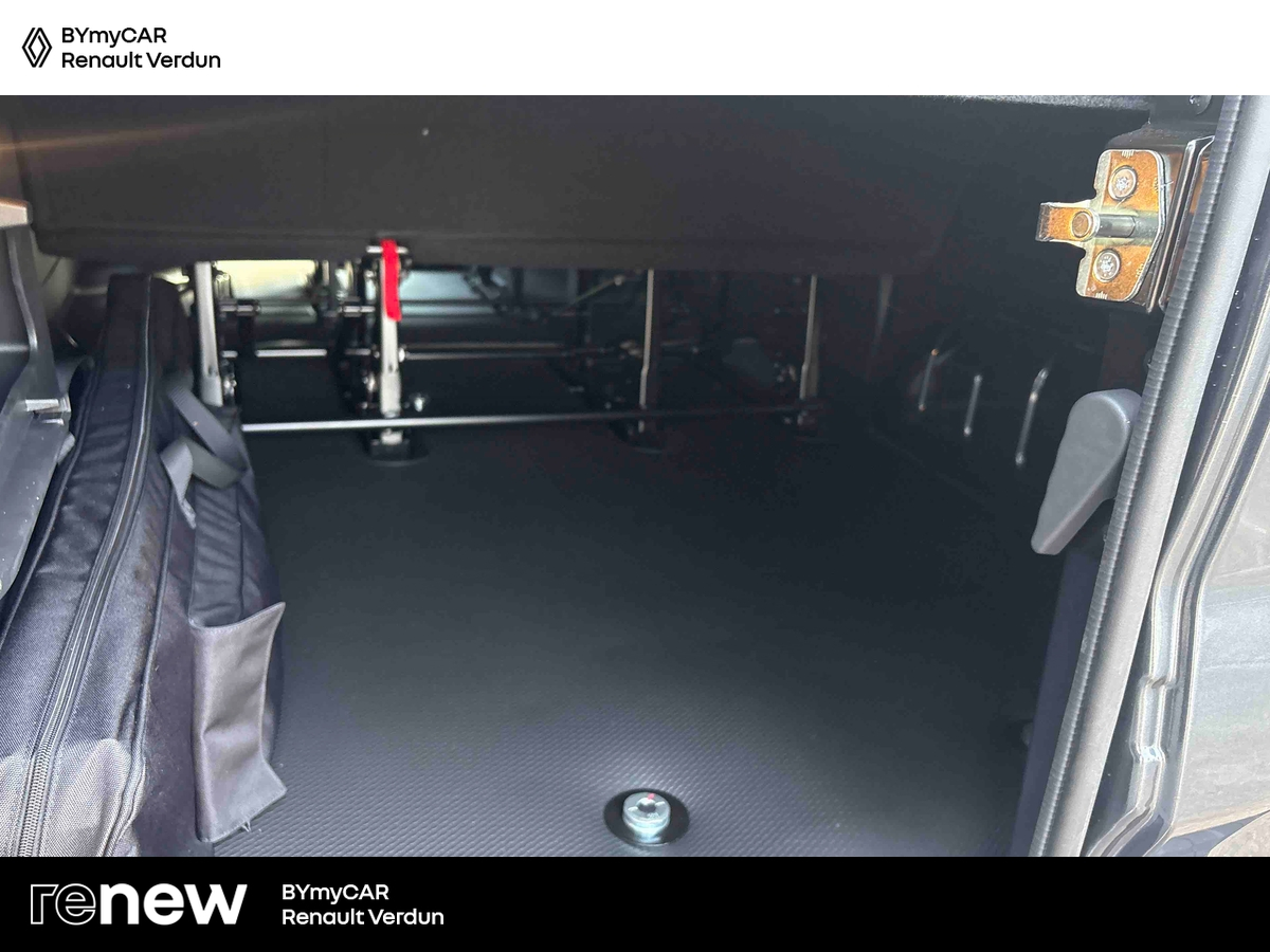 Renault Trafic Blue dCi 150 — photo 13
