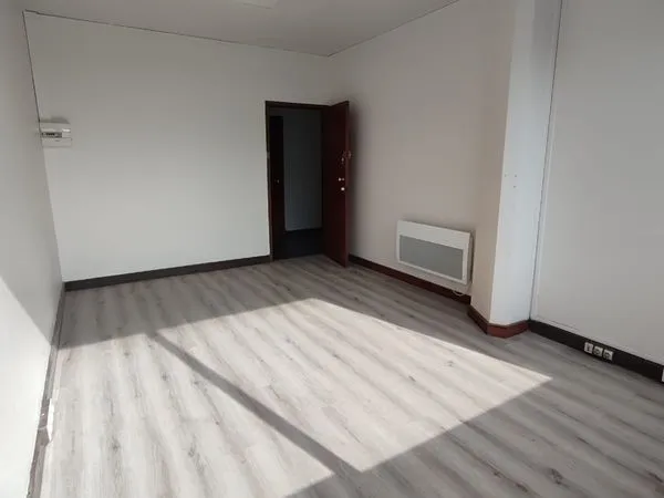 Bureaux et entrepot à louer - Plusieurs surfaces disponibles - Gonesse et Sarcelles