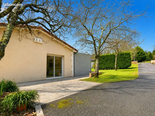 Maison 77 m² Charras