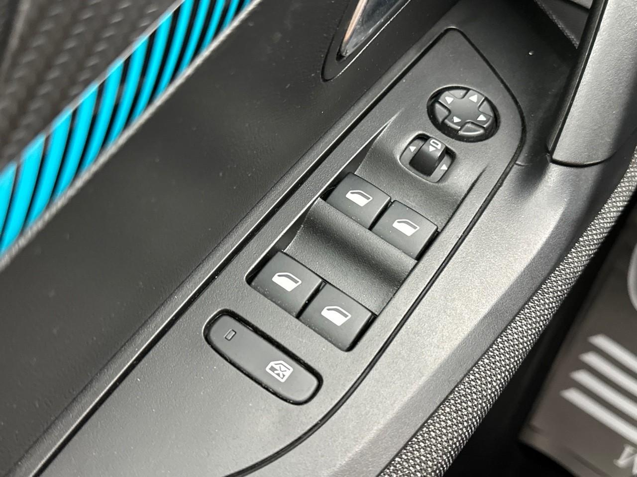 Peugeot 2008 puretech 100 s&s bvm6 style — photo 15