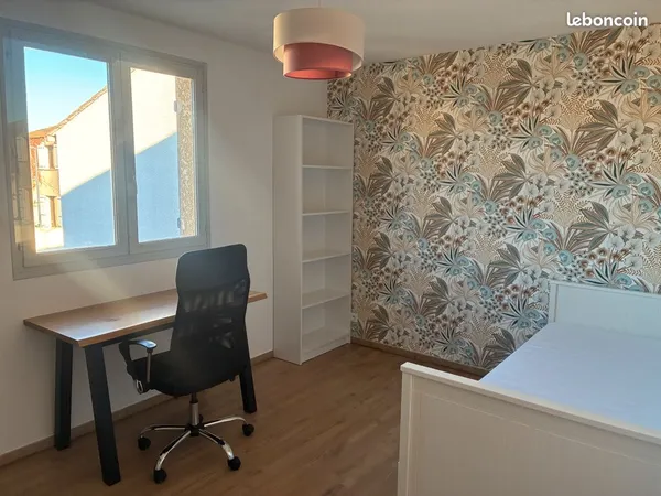 Colocation étudiante avec chambres meublées tout compris avec jardin, parking, climatisation