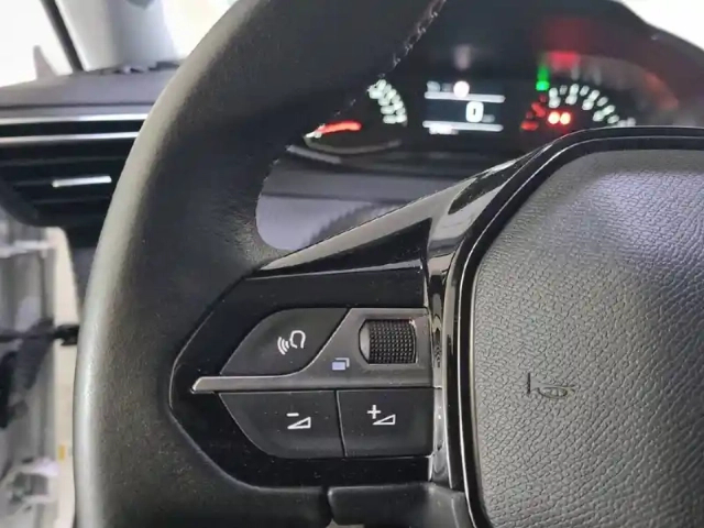 Peugeot 2008 puretech 100 s&amp;s bvm6 — photo 74