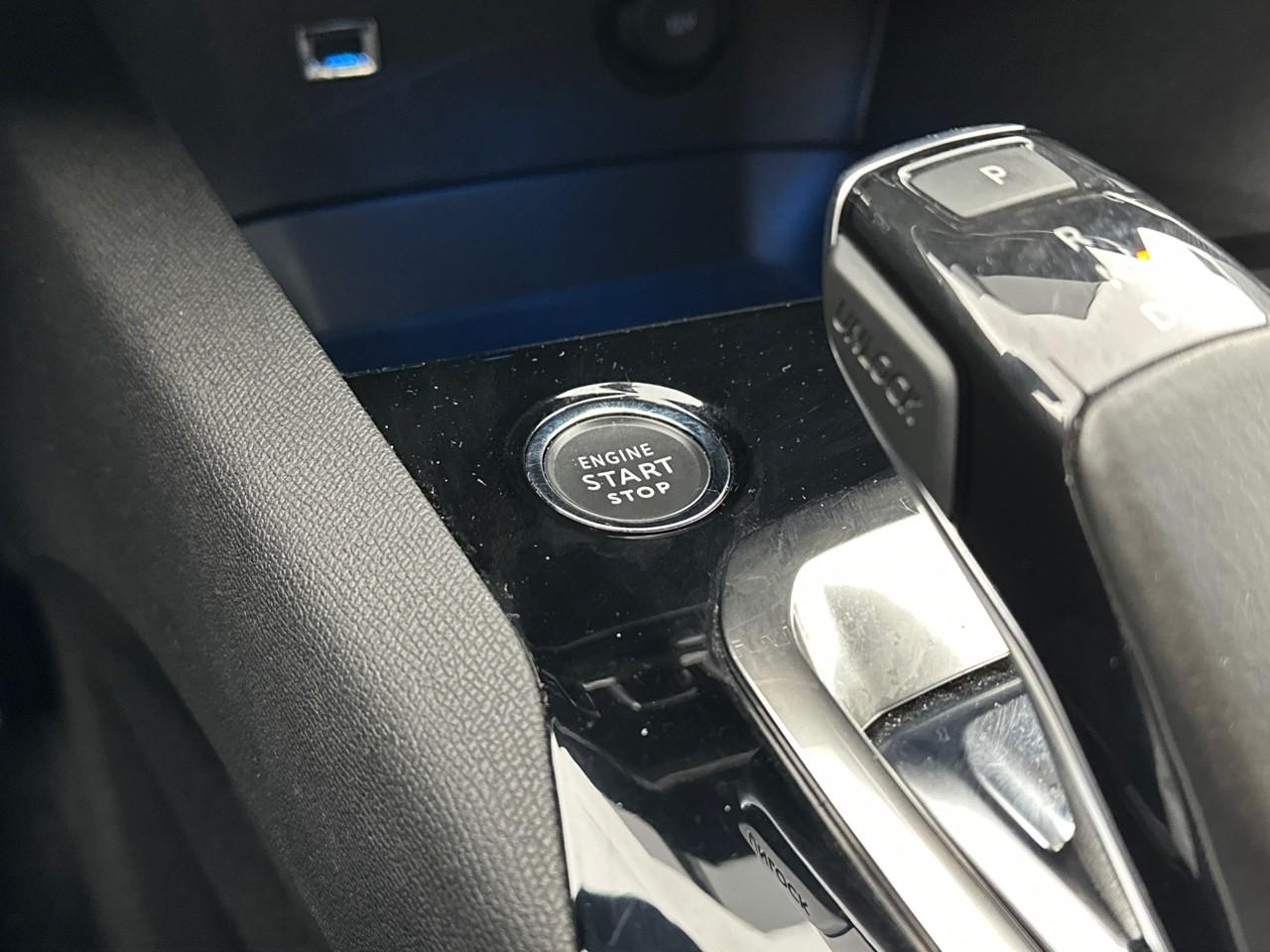 Peugeot 3008 hybrid 225 e-eat8 allure pack — photo 31