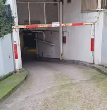 Place de parking souterrain et securisé