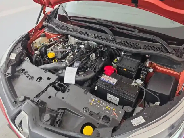 Renault Captur tce 150 fap edc — photo 182