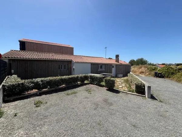 Local 74 m²