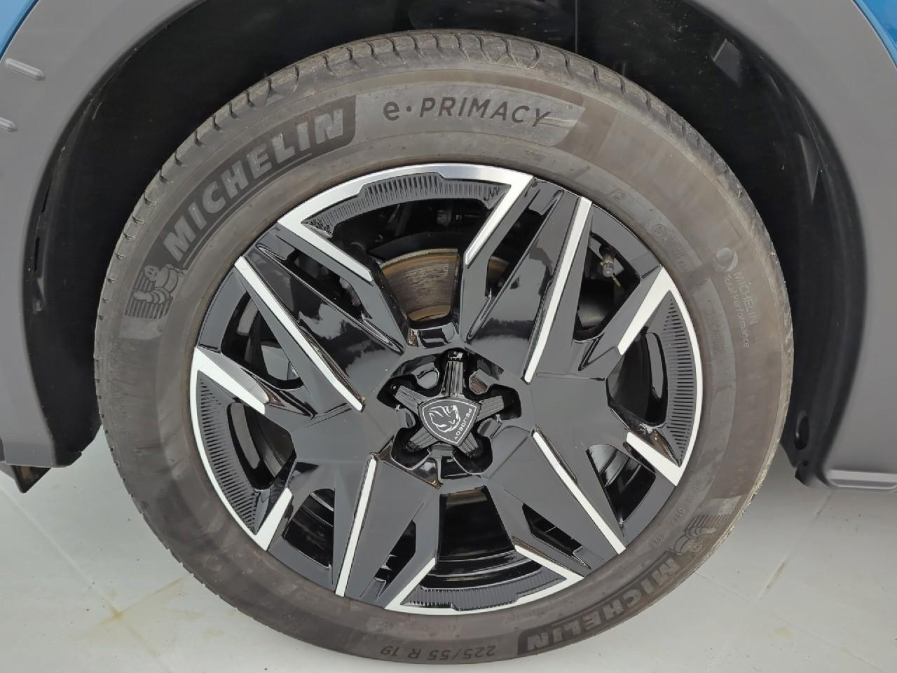 Peugeot 3008 hybrid 136 e-dcs6 allure — photo 11