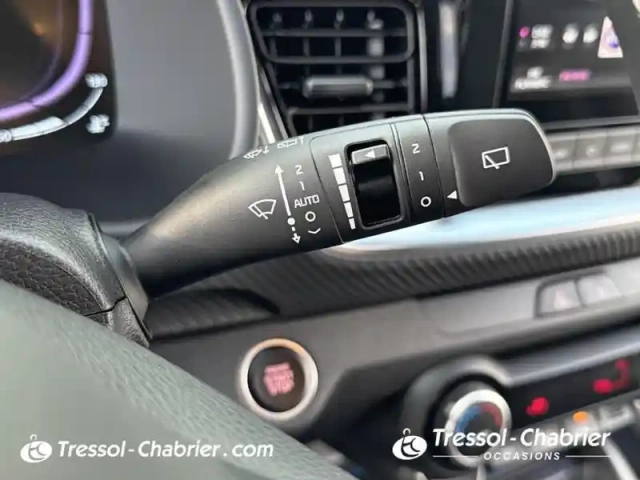 Kia Stonic 1.0 t-gdi 100 ch dct7 gt-line — photo 18